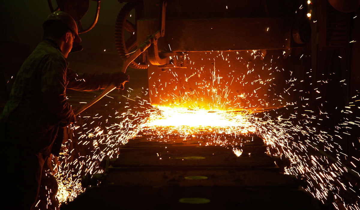 Литейный цех алюминиевого завода. Чугунно Литейный цех. Литье металлов. Литье цветных металлов